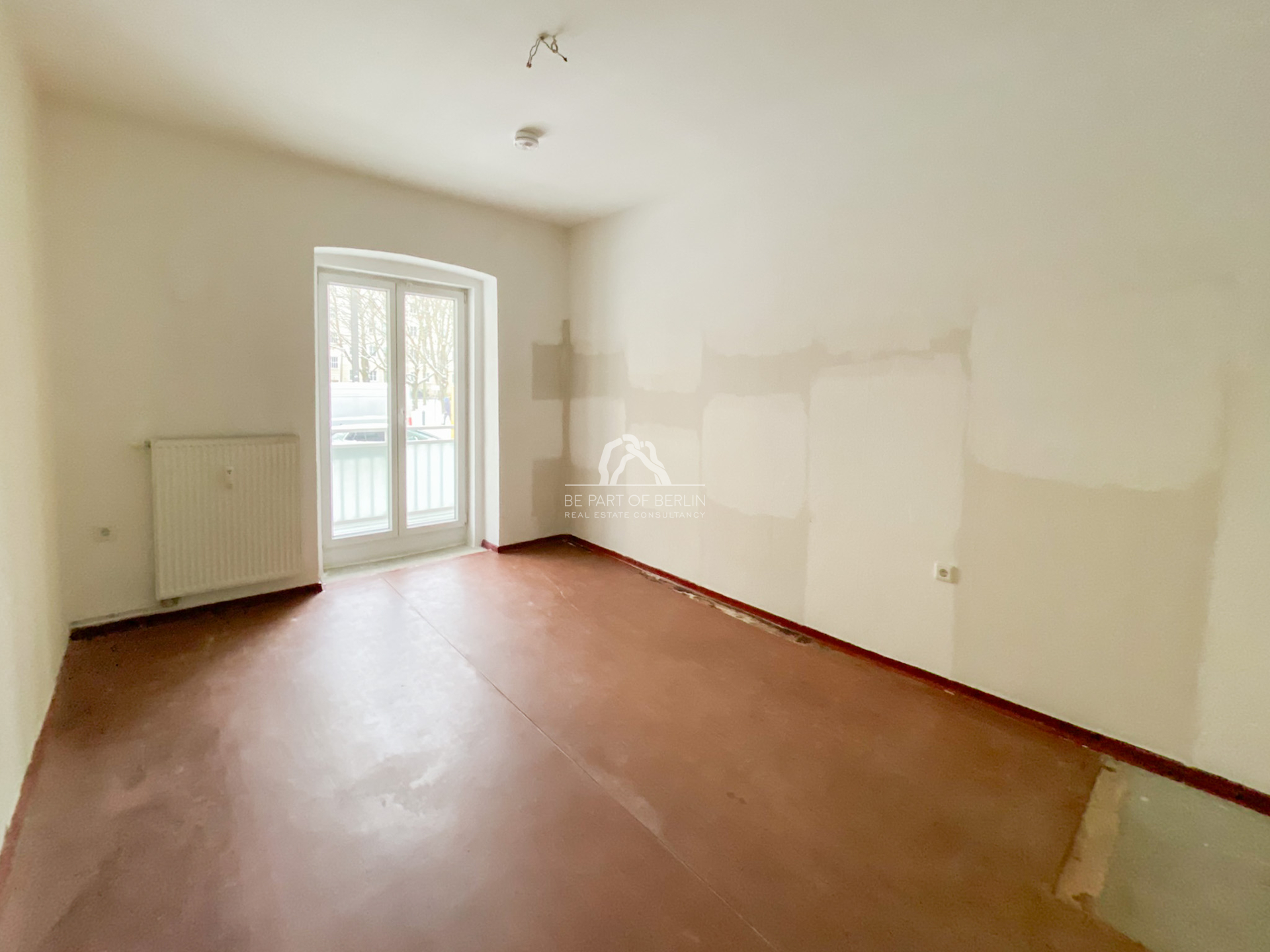 Titelbild zur Immobilie 2 ZIMMER MIT SÜDWESTBALKON | HOCHPARTERRE | RENOVIERUNGSBEDARF | PRENZLAUER BERG | PROVISIONSFREI |