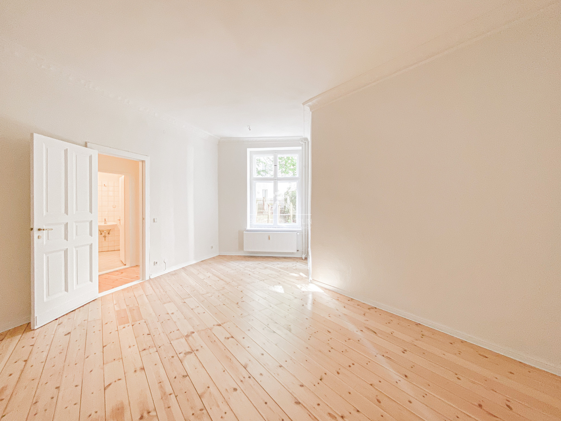 Titelbild zur Immobilie EINFACH NUR SCHÖN! KLASSISCHE UND RENOVIERTE ALTBAUWOHNUNG MIT STIL IM WINSKIEZ! PROVISIONSFREI!