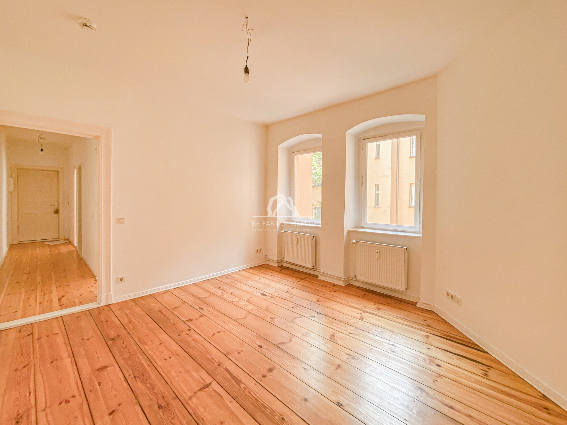 Titelbild zur Immobilie HÜBSCHE ALTBAUWOHNUNG IN EINEM TOP-ZUSTAND MIT PERFEKTEM GRUNDRISS! RUHIG GELEGEN! PROVISIONSFREI!
