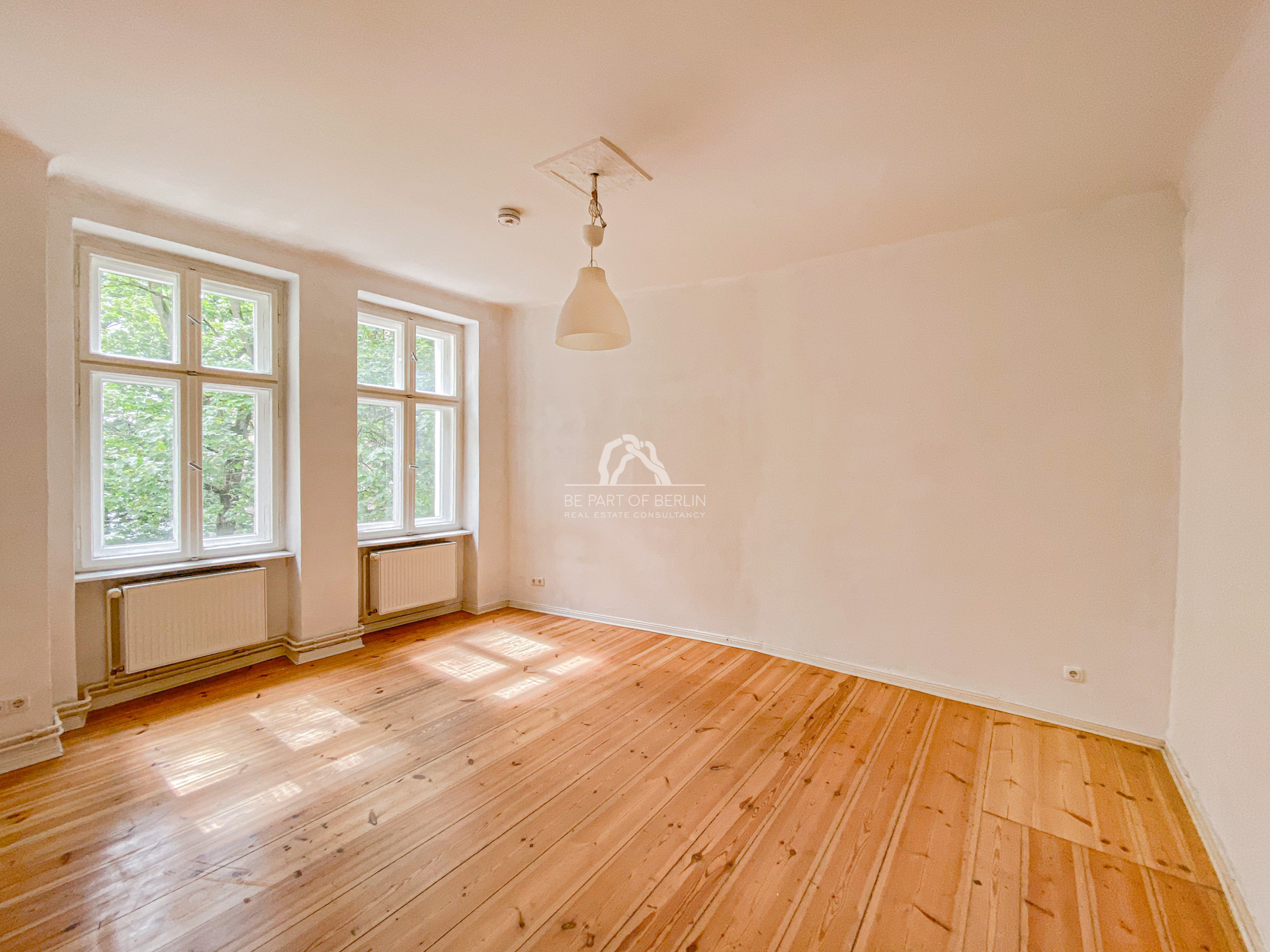 Titelbild zur Immobilie RUHIG UND GRÜN IM GARTENHAUS GELEGEN! INTERESSANTE & KLASSISCH SCHÖNE ALTBAUWOHNUNG! PROVISIONSFREI!