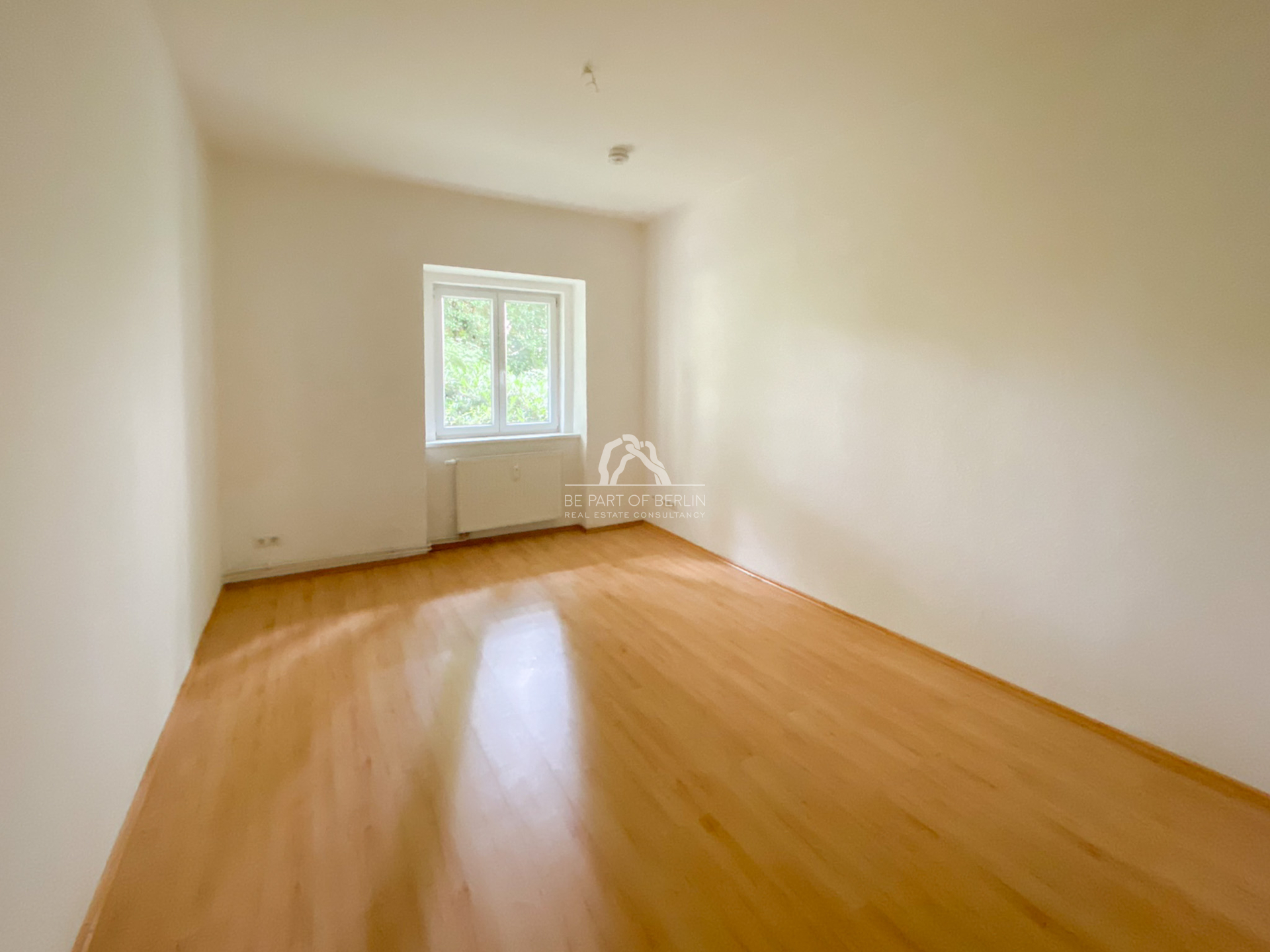 Titelbild zur Immobilie 2 ZIMMER HOCHPARTERRE| PERFEKT GESCHNITTEN | GRÜNE OASE | PRENZLAUER BERG | PROVISIONSFREI |