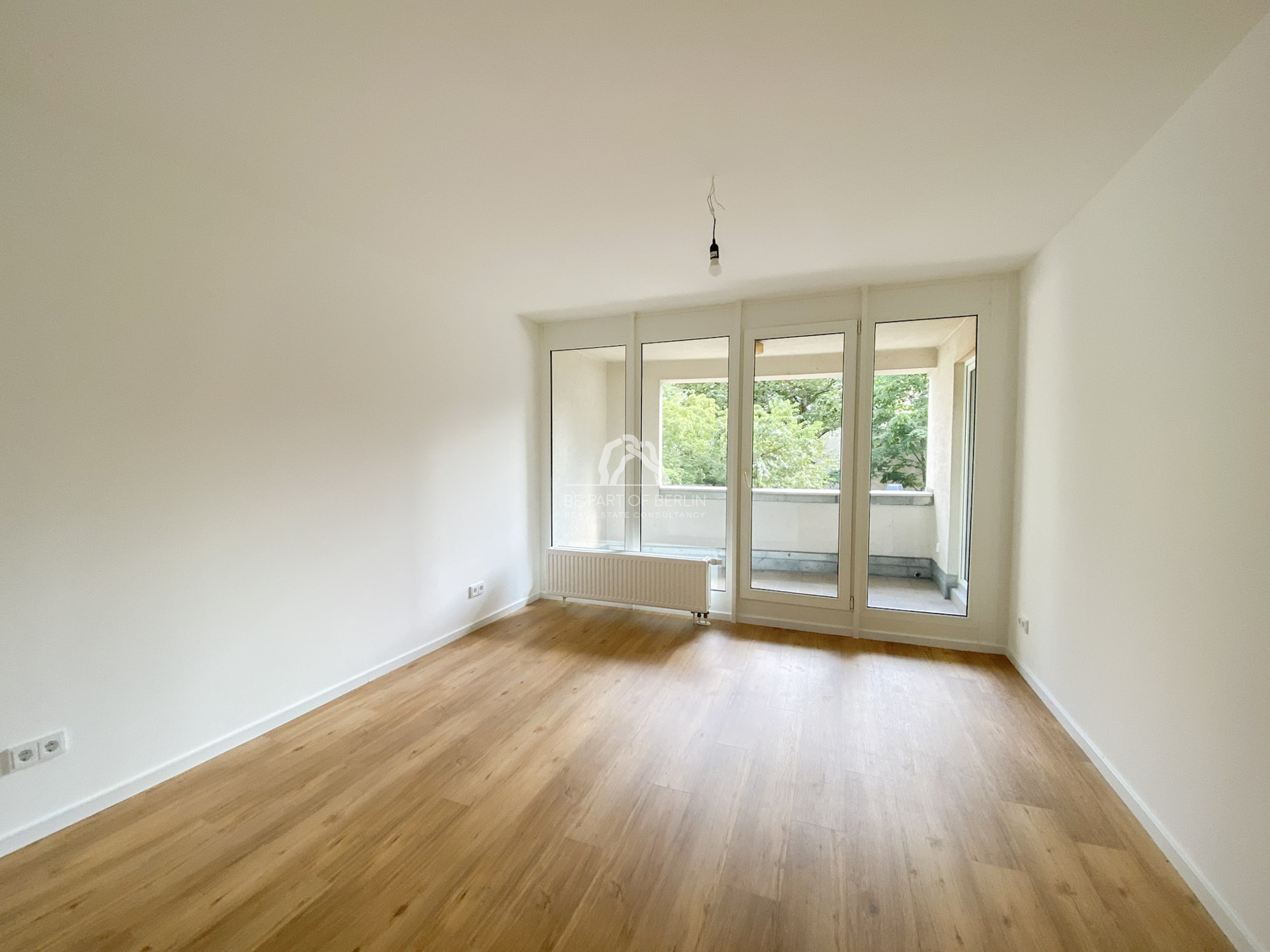 Titelbild zur Immobilie FRISCH SANIERT | 2-ZIMMER-WOHNUNG | AUFZUG & BALKON| SAMARITERKIEZ | PROVISIONSFREI |