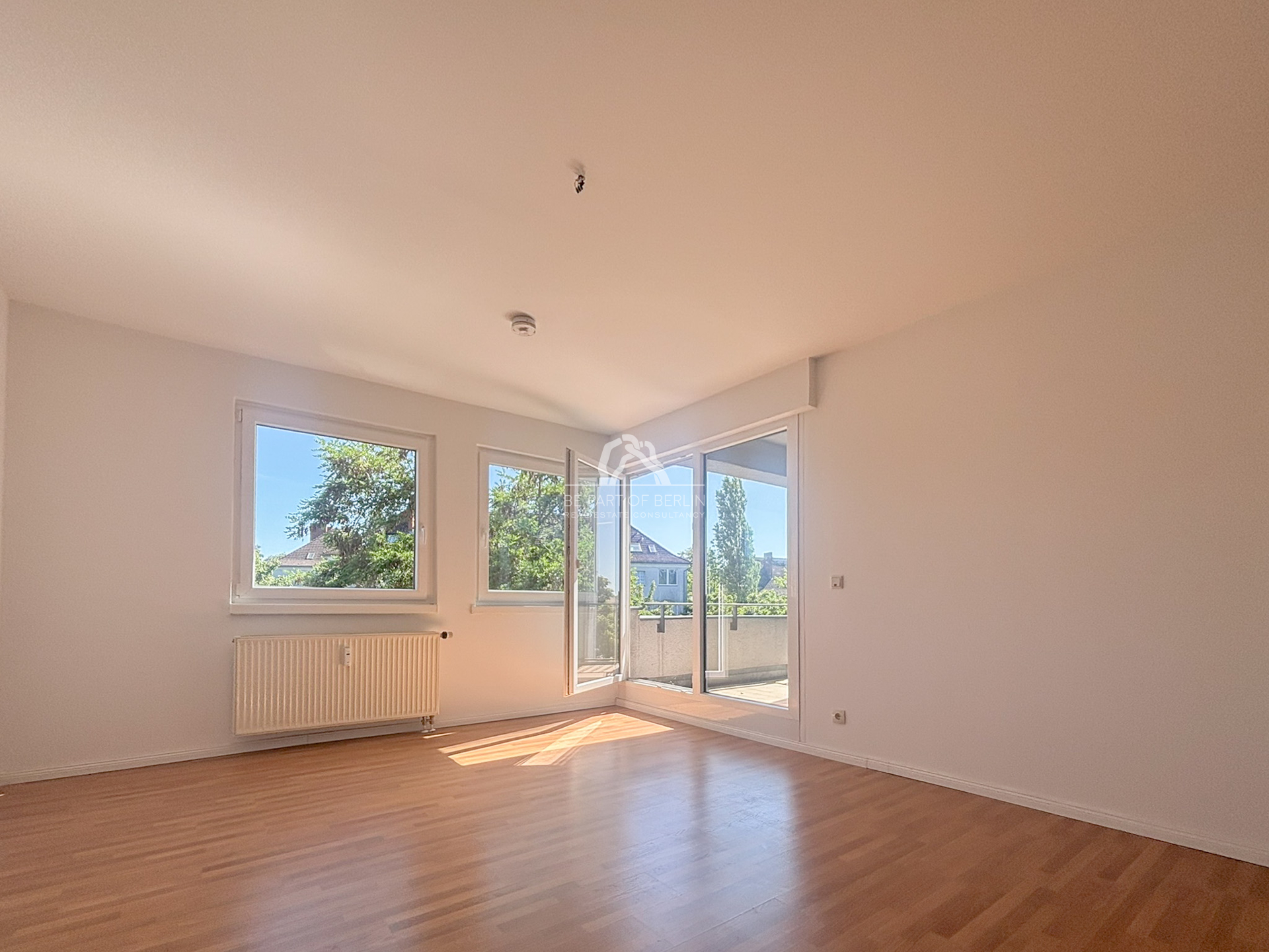 Titelbild zur Immobilie WUNDERSCHÖNER AUSBLICK! HELLE 2-ZIMMER WOHNUNG! PROVISIONSFREI!