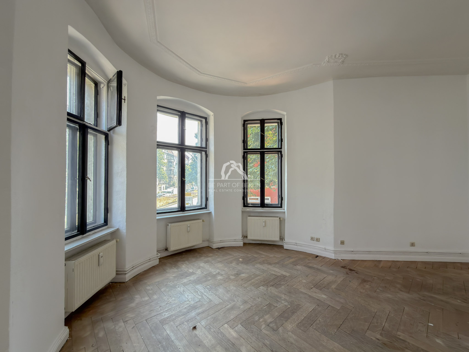 Titelbild zur Immobilie VIEL POTENZIAL! PROVISIONSFREI! SANIERUNGSBEDÜRFTIGE ALTBAUWOHNUNG ZWISCHEN SONNENALLEE UND RICHARDPLATZ!
