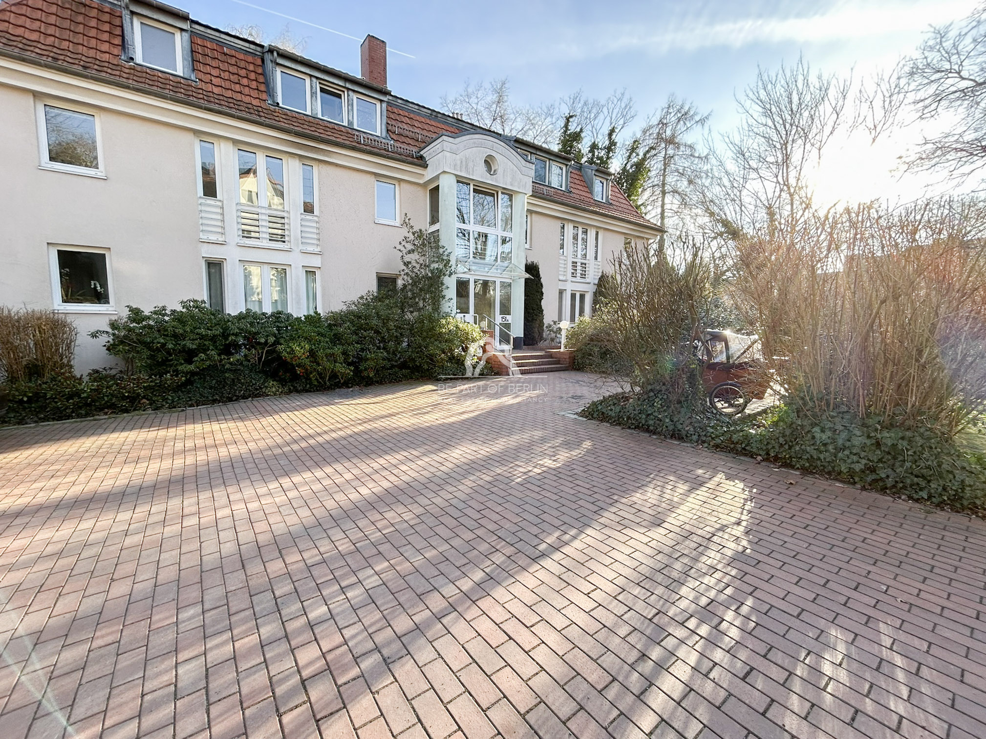 Titelbild zur Immobilie WOHNEN AUF ZWEI EBENEN MIT BALKON, GARTENZUGANG UND ZWEI BÄDERN I LICHTERFELDE I PROVISIONSFREI