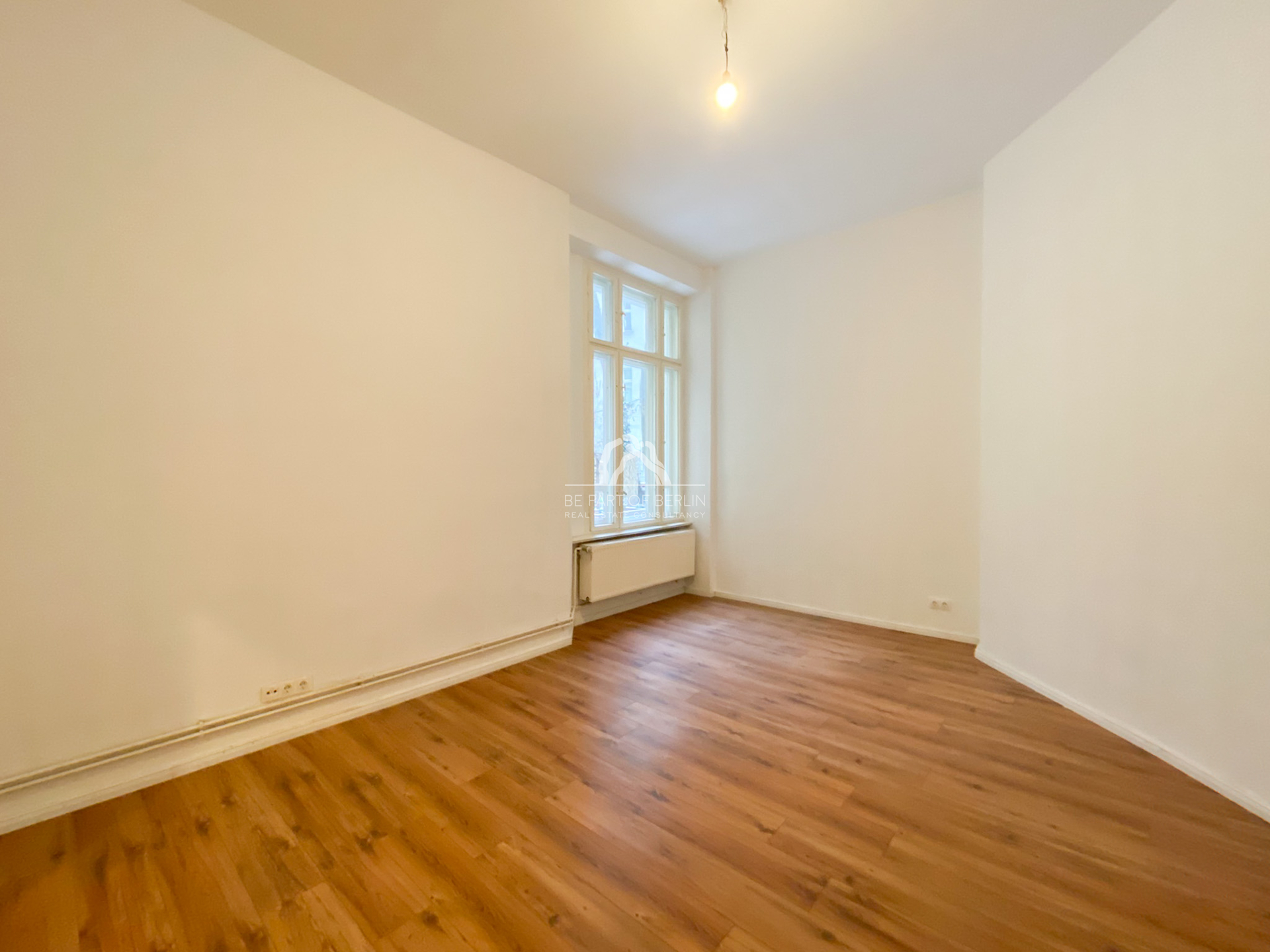 Titelbild zur Immobilie BEZUGSFREIE 2-ZIMMER-WOHNUNG IM HINTERHAUS|MIT CA. 60QM TERRASSEN-GENEHMIGUNG | PROVISIONSFREI